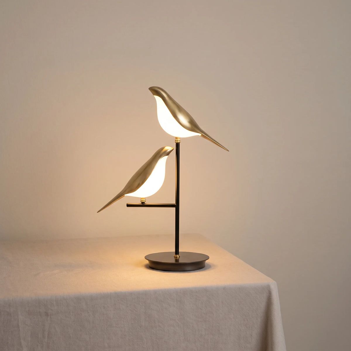 Elegant Black Gold Table Lamp with Bird Design