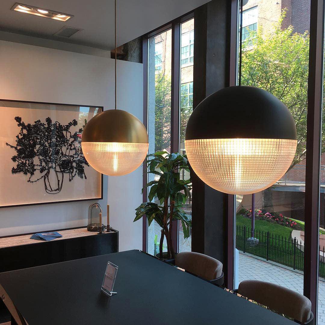 Modern Clear Glass Pendant Light with Adjustable Height