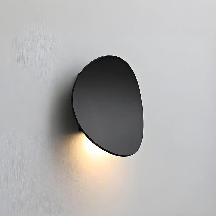 Sleek Aluminum Modern Wall Lamp with LED Light