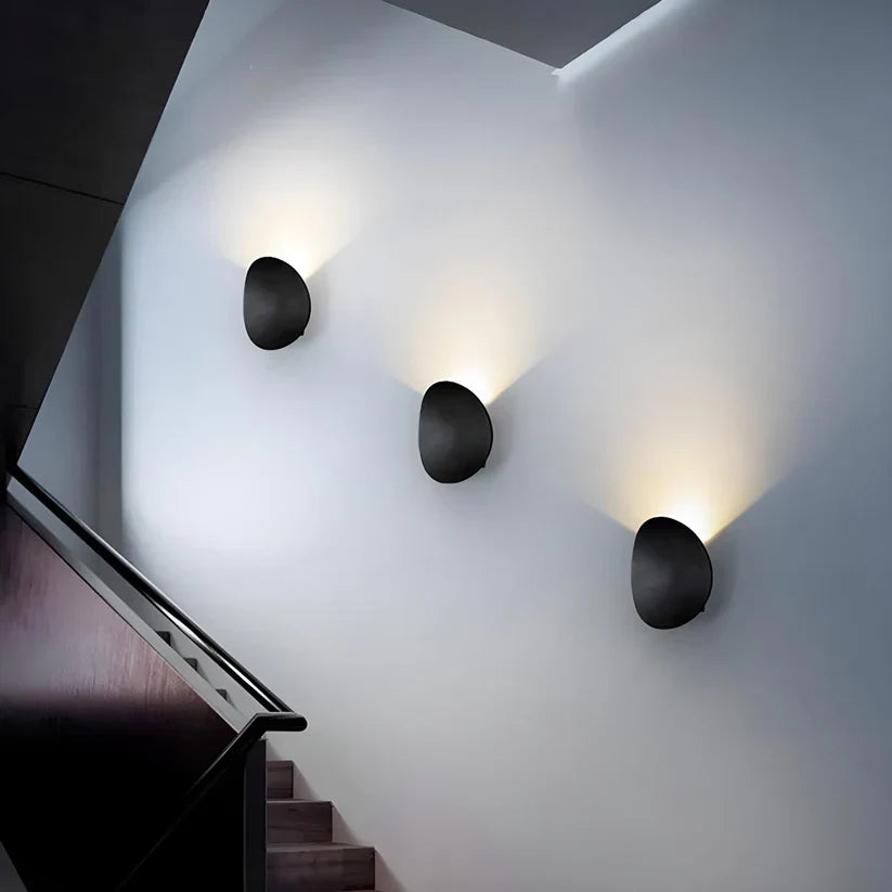 Sleek Aluminum Modern Wall Lamp with LED Light