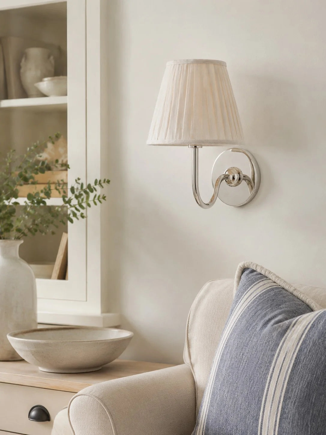 Elegant Fabric Drum Wall Sconce for Ambient Lighting