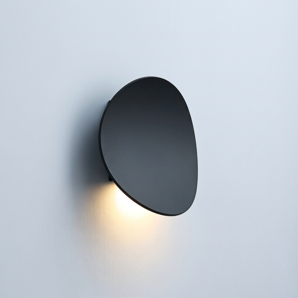 Sleek Aluminum Modern Wall Lamp with LED Light