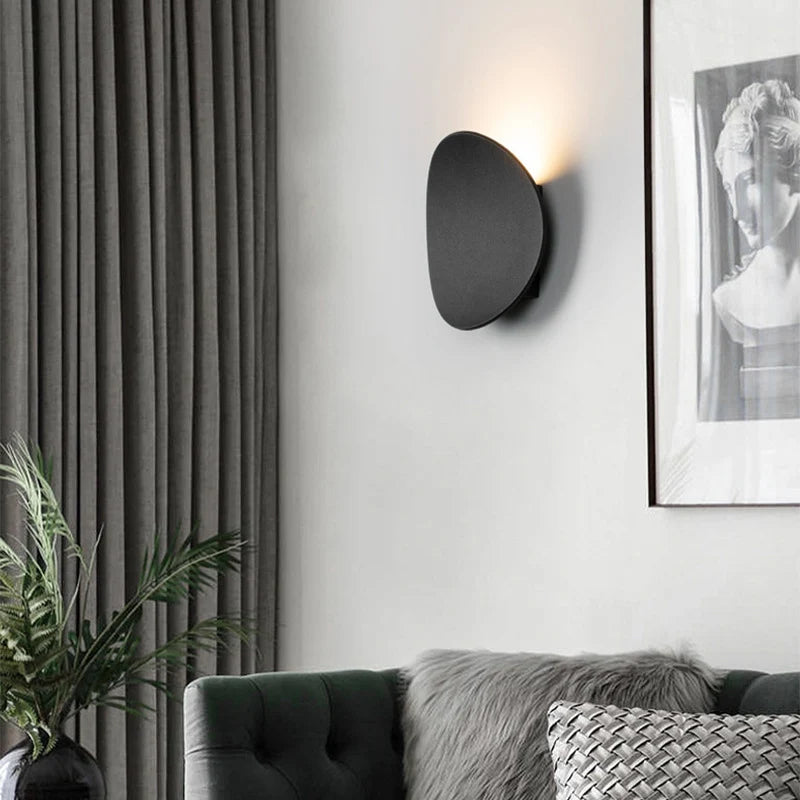 Sleek Aluminum Modern Wall Lamp with LED Light