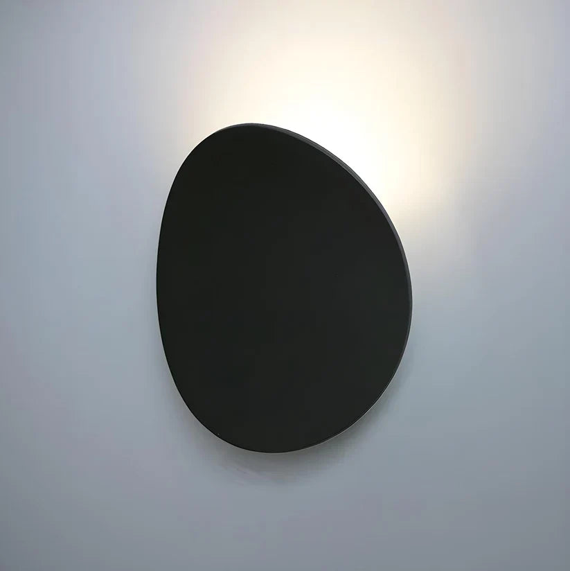 Sleek Aluminum Modern Wall Lamp with LED Light