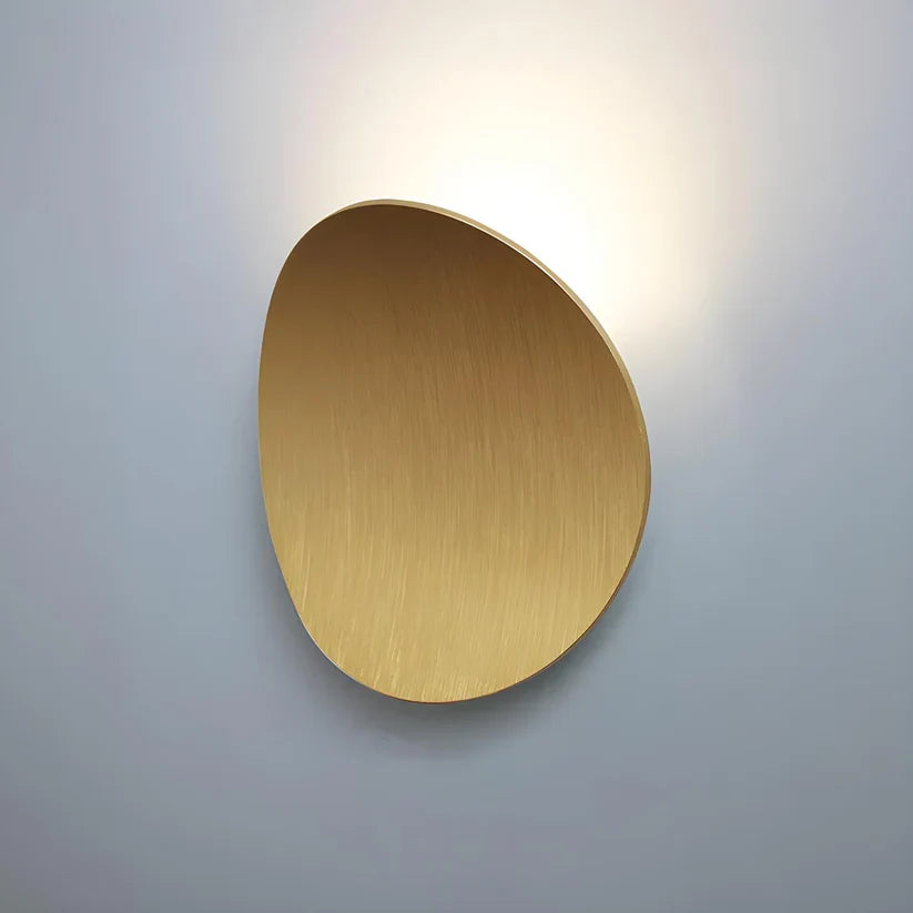 Sleek Aluminum Modern Wall Lamp with LED Light